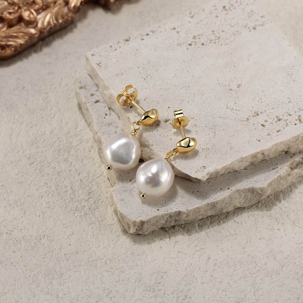 Artemis' Dewdrop Pearl Earrings