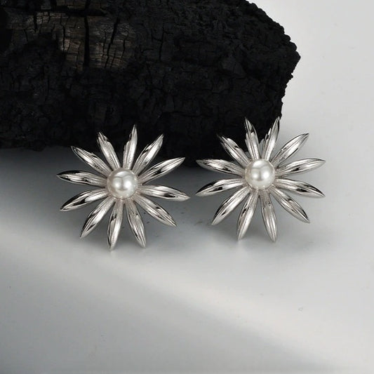 Blooming Daisies Stud Earrings